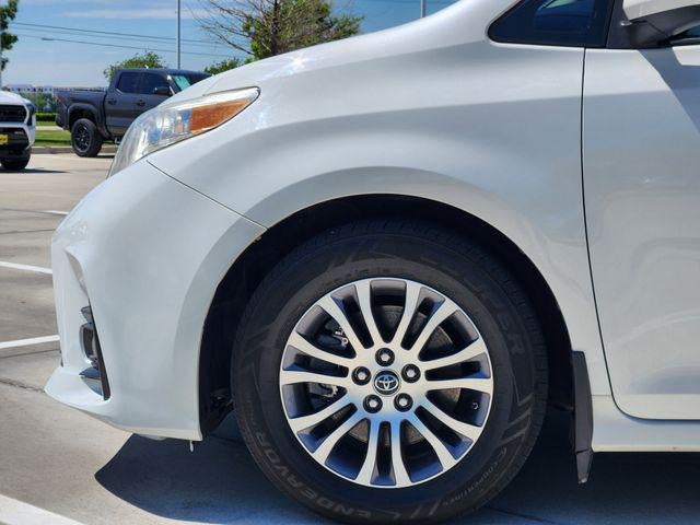 2018 Toyota Sienna XLE 8 Passenger