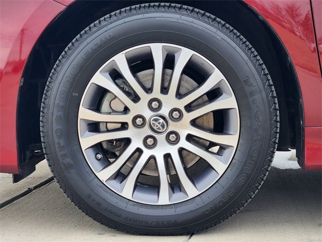 2019 Toyota Sienna XLE 8 Passenger