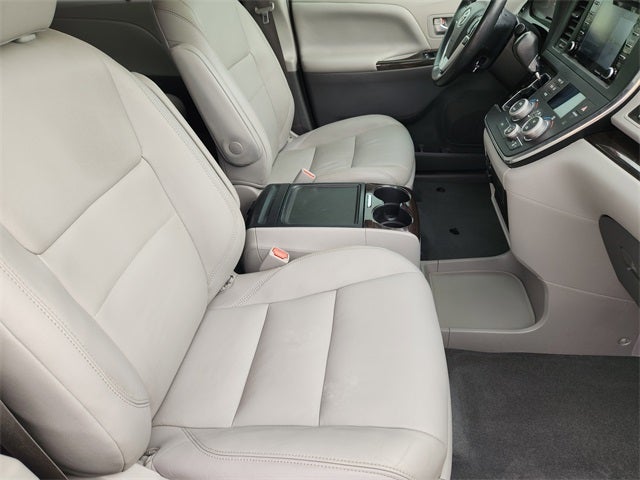 2019 Toyota Sienna XLE 8 Passenger
