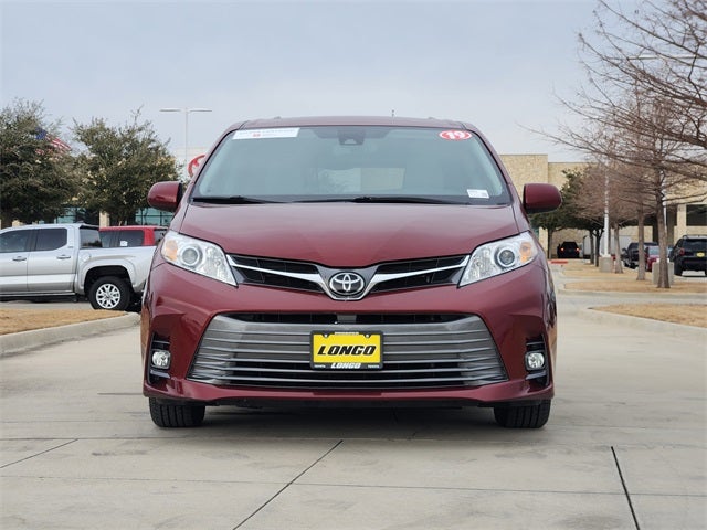 2019 Toyota Sienna XLE 8 Passenger
