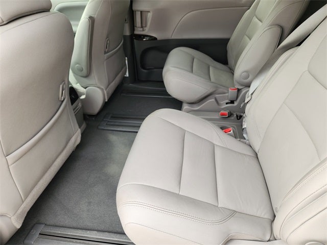 2019 Toyota Sienna XLE 8 Passenger