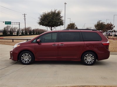 2019 Toyota Sienna XLE 8 Passenger