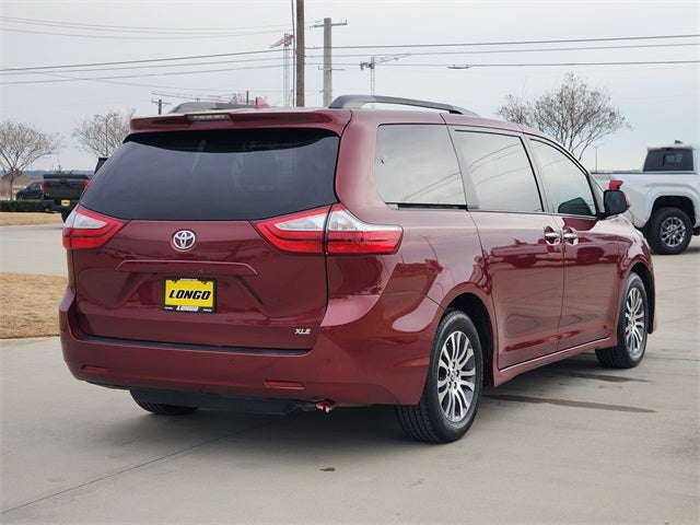 2019 Toyota Sienna XLE 8 Passenger