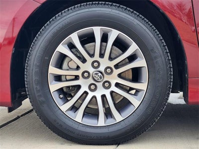 2019 Toyota Sienna XLE 8 Passenger