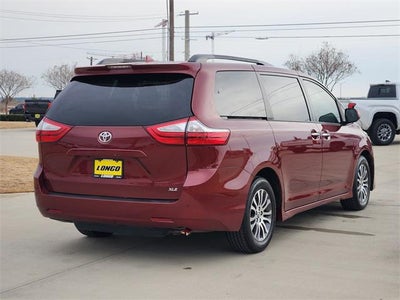 2019 Toyota Sienna XLE 8 Passenger