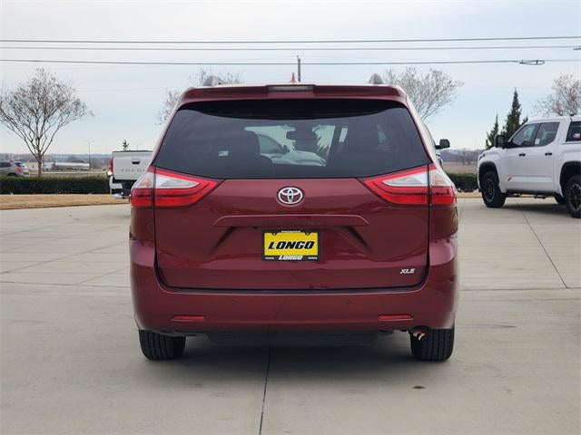 2019 Toyota Sienna XLE 8 Passenger