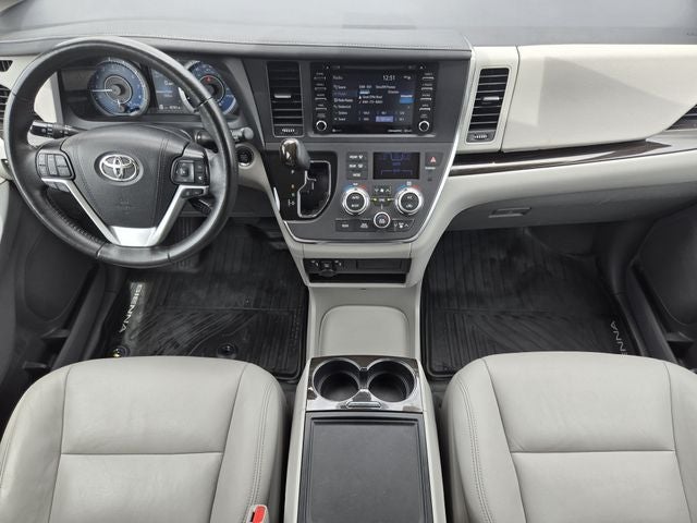 2019 Toyota Sienna XLE 8 Passenger