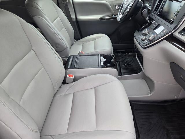 2019 Toyota Sienna XLE 8 Passenger