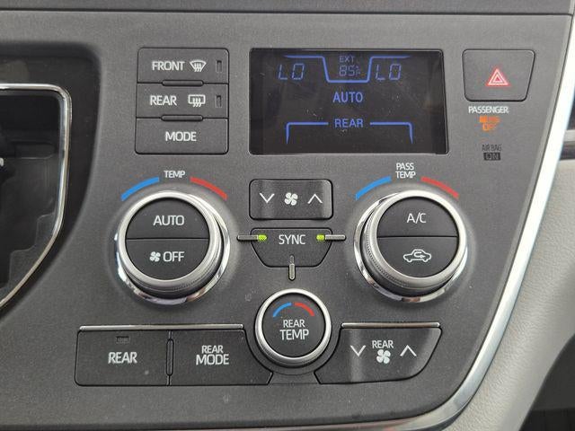 2019 Toyota Sienna XLE 8 Passenger