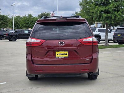 2019 Toyota Sienna XLE 8 Passenger