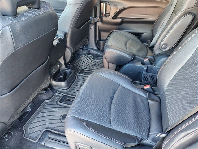 2025 Toyota Sienna Limited 7 Passenger