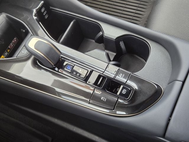 2025 Toyota Crown Signia Limited