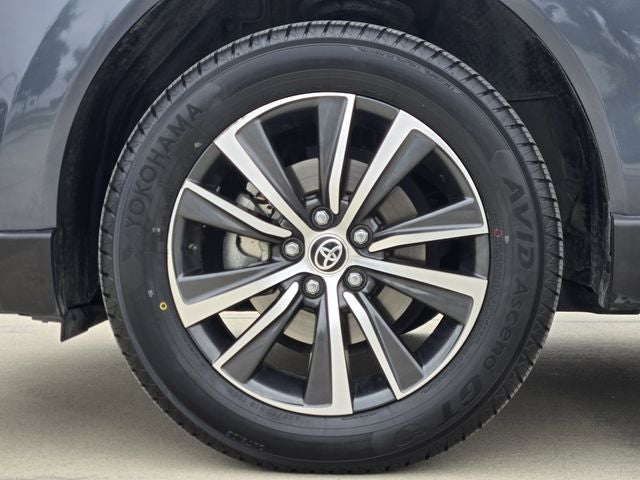 2023 Toyota Venza LE