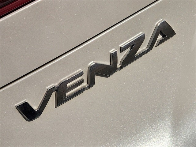 2023 Toyota Venza LE