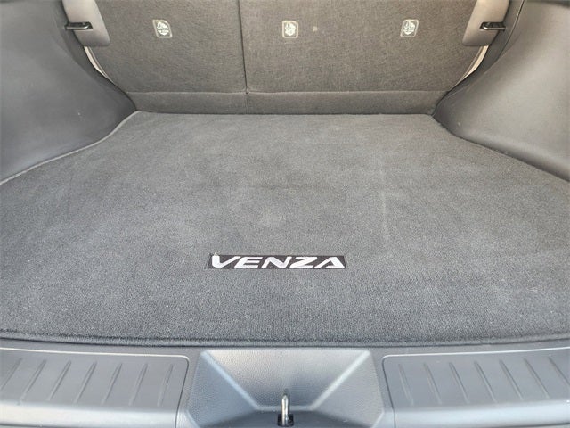 2023 Toyota Venza LE