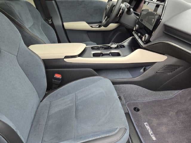 2024 Lexus RZ 450e Luxury