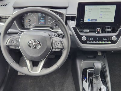 2025 Toyota Corolla Hatchback SE