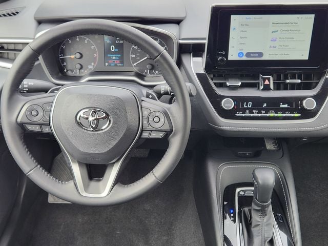 2025 Toyota Corolla Hatchback SE