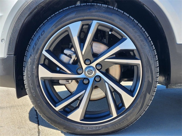 2021 Volvo XC40 R-Design