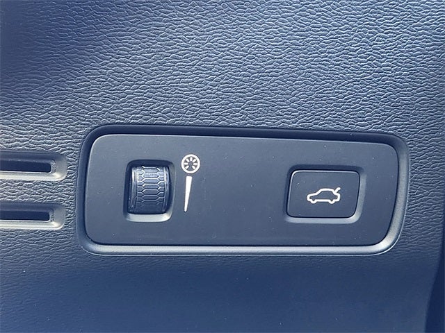 2021 Volvo XC40 R-Design