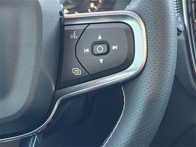 2021 Volvo XC40 R-Design