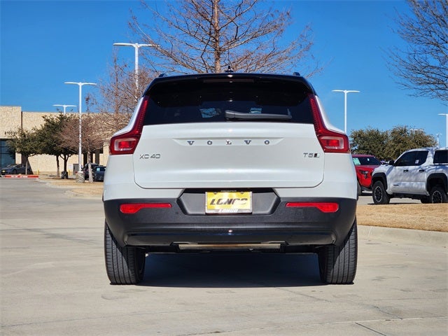 2021 Volvo XC40 R-Design