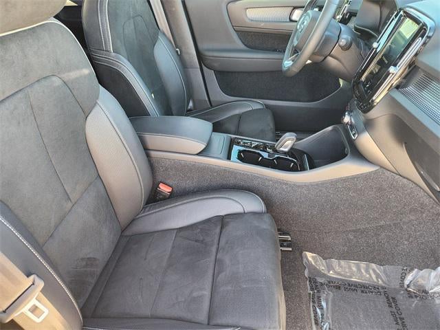 2021 Volvo XC40 R-Design