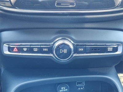 2021 Volvo XC40 R-Design