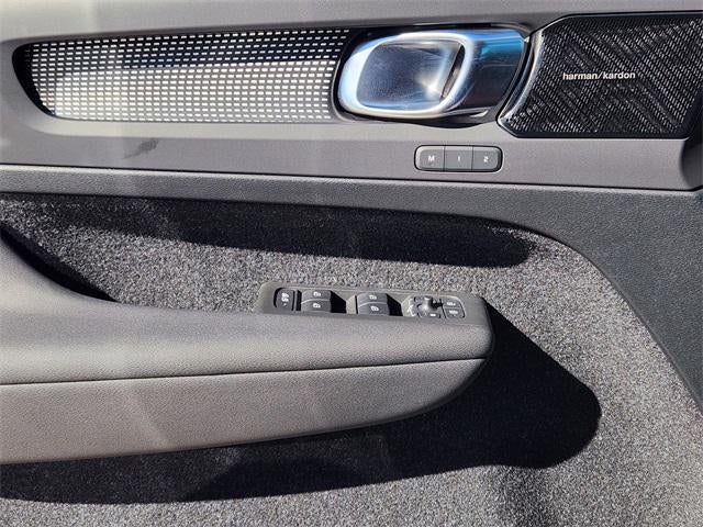 2021 Volvo XC40 R-Design