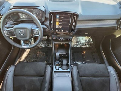 2021 Volvo XC40 R-Design