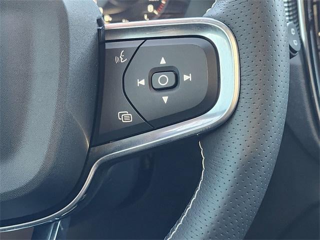 2021 Volvo XC40 R-Design